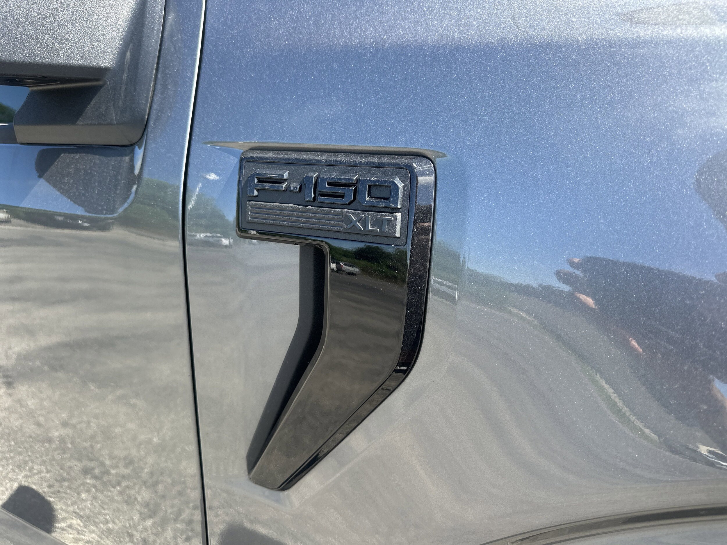 2025 Ford F-150 XLT photo 2