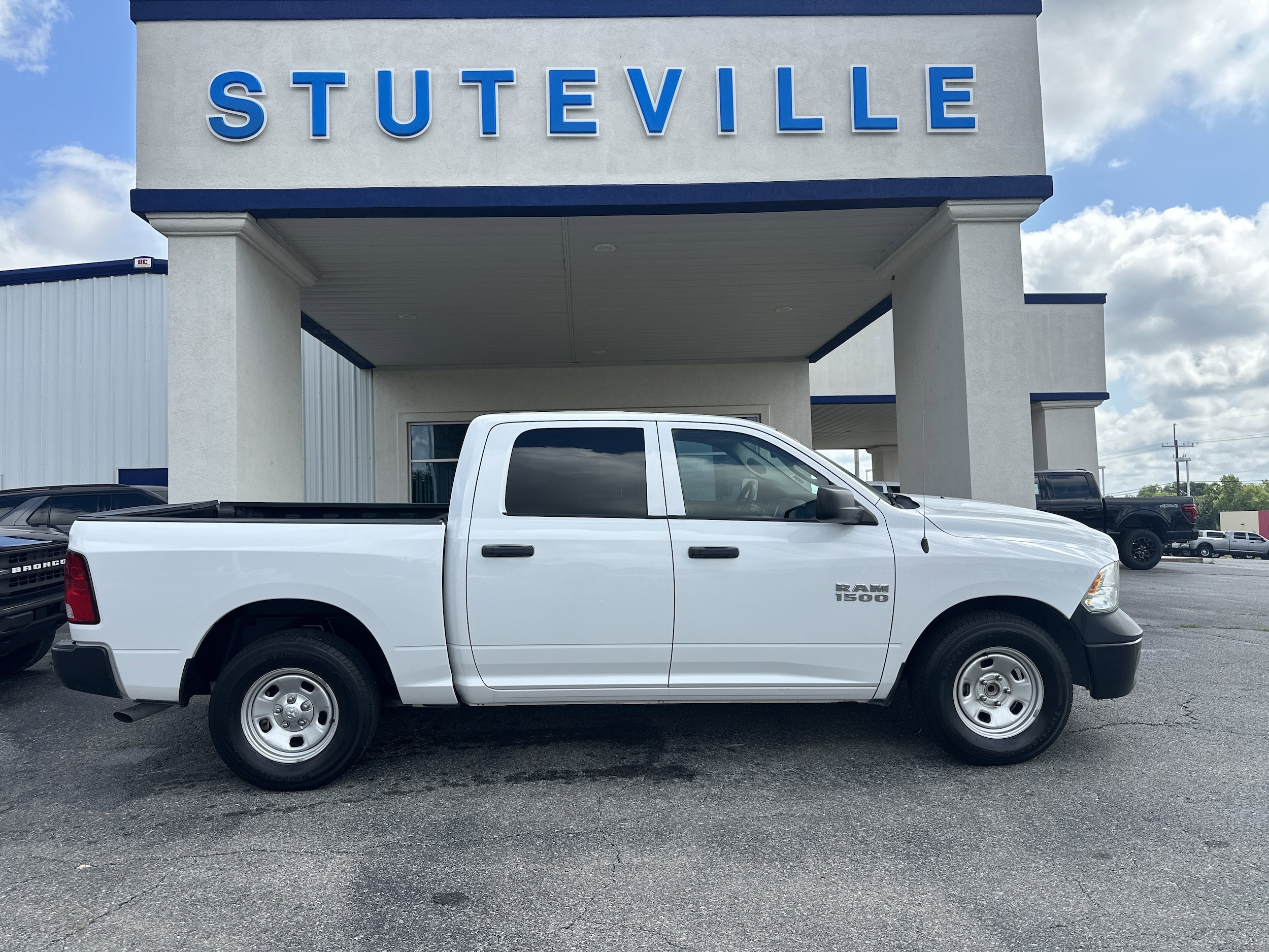 2016 RAM 1500 Tradesman Crew Cab 5'7's photo
