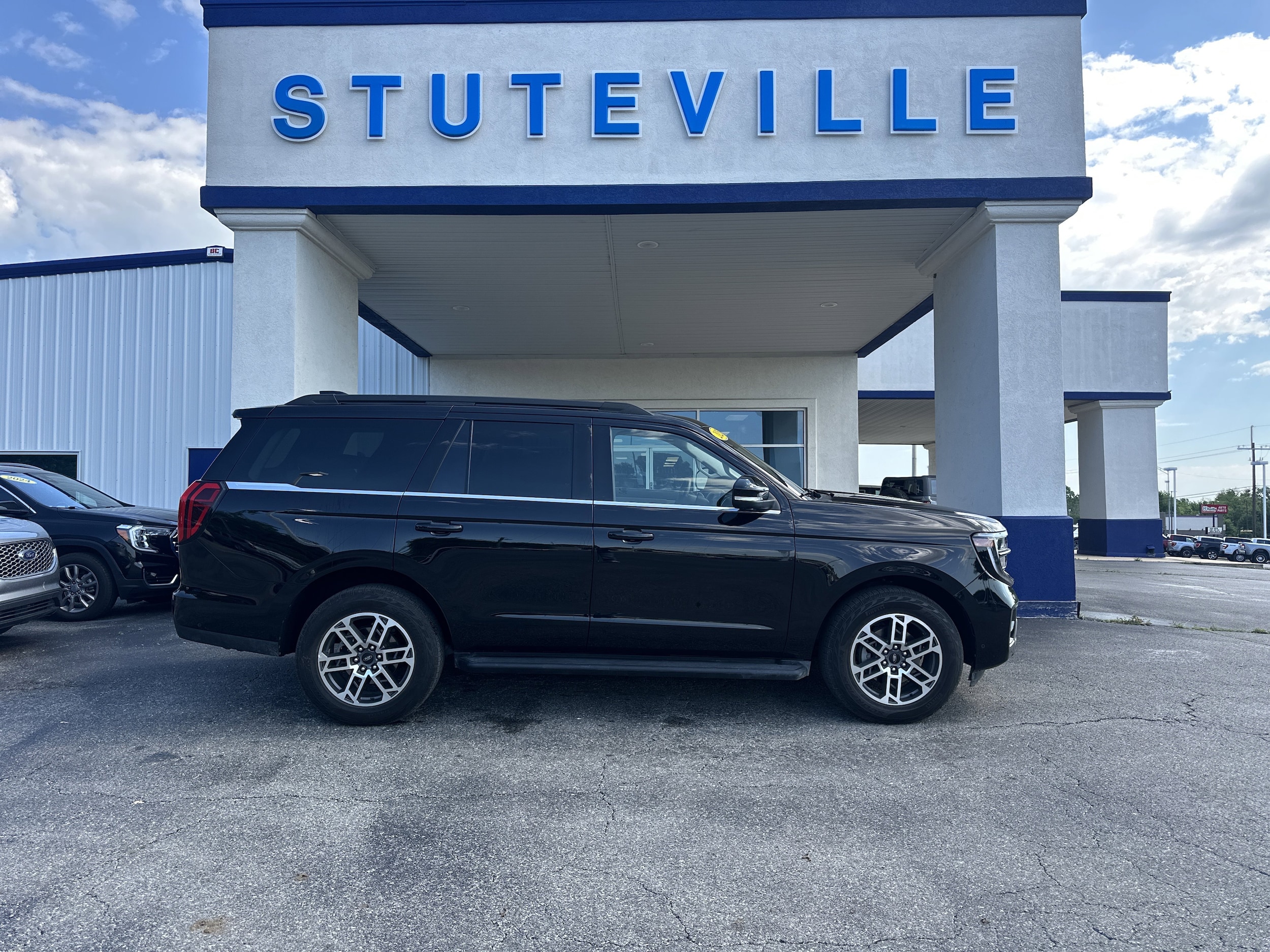 2025 Ford Expedition Active 4x4's photo