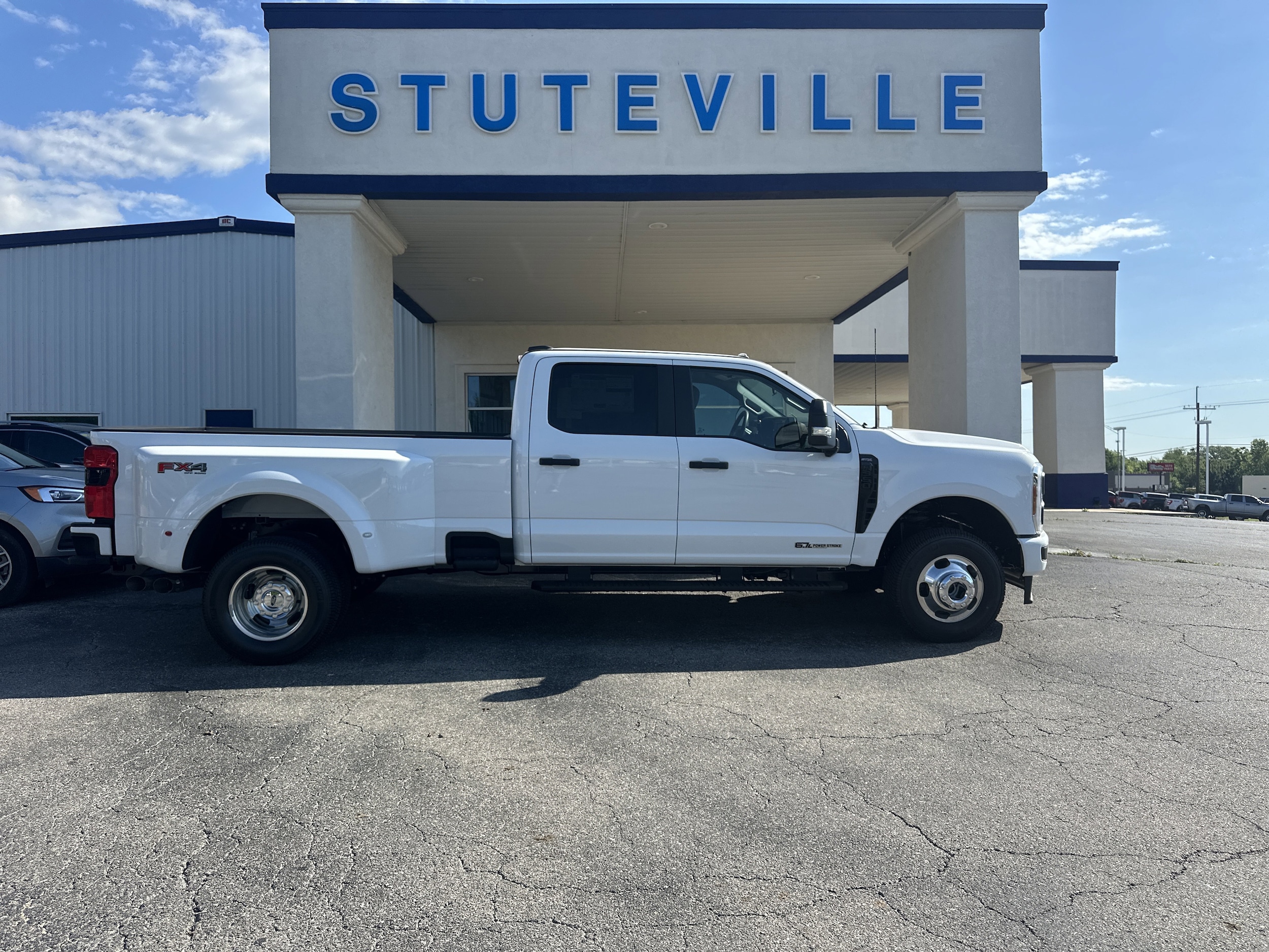 2026 Ford F-350 XL 4x4 Crew Cab 8' Box DRW's photo