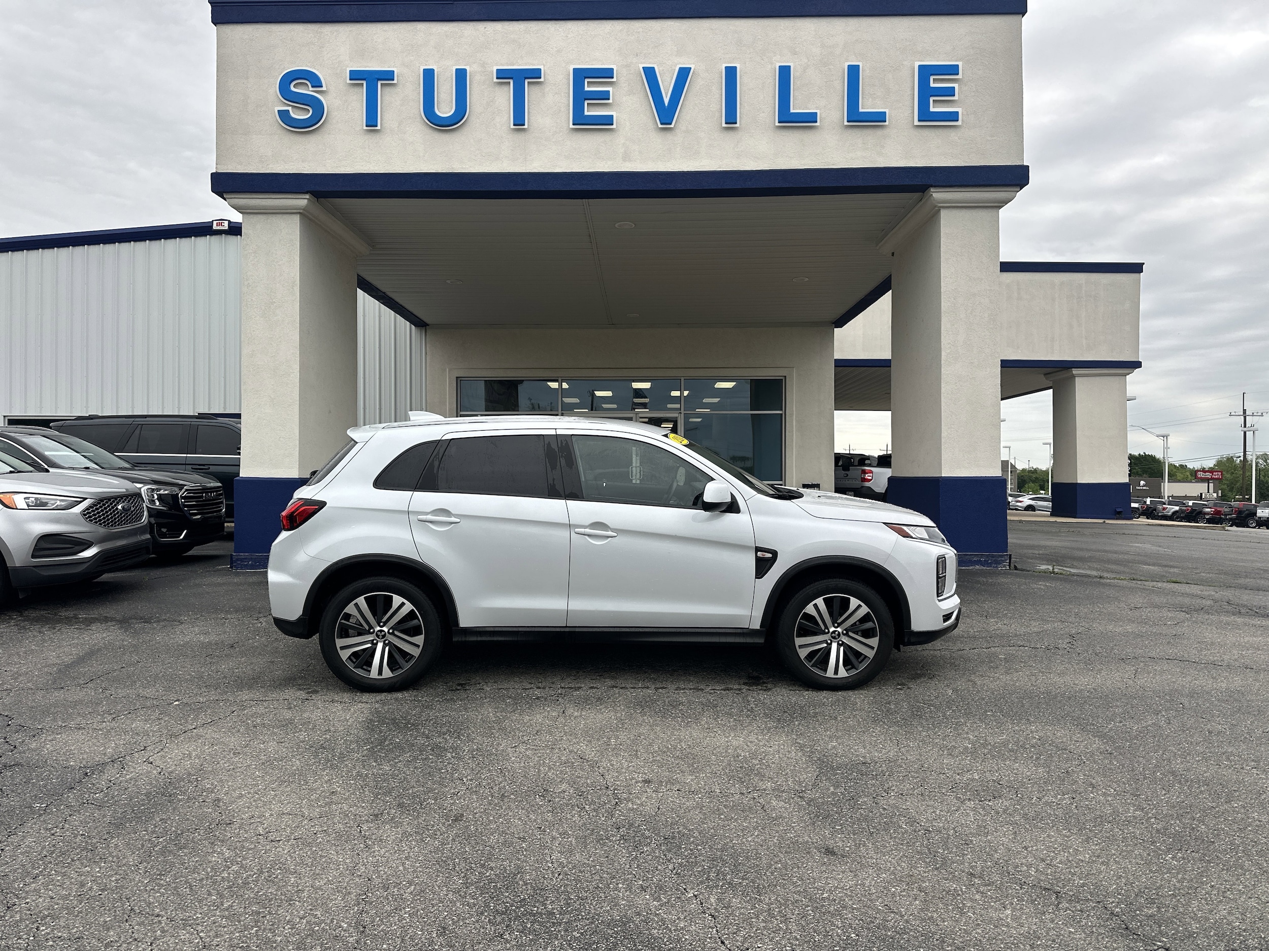 2024 Mitsubishi Outlander Sport 2.0 S AWC CVT's photo