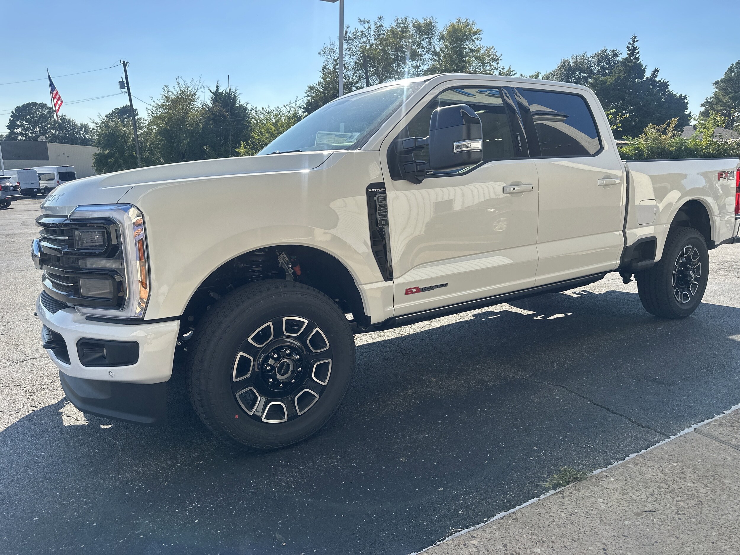 2026 Ford F-250 Super Duty Platinum - Photo 6