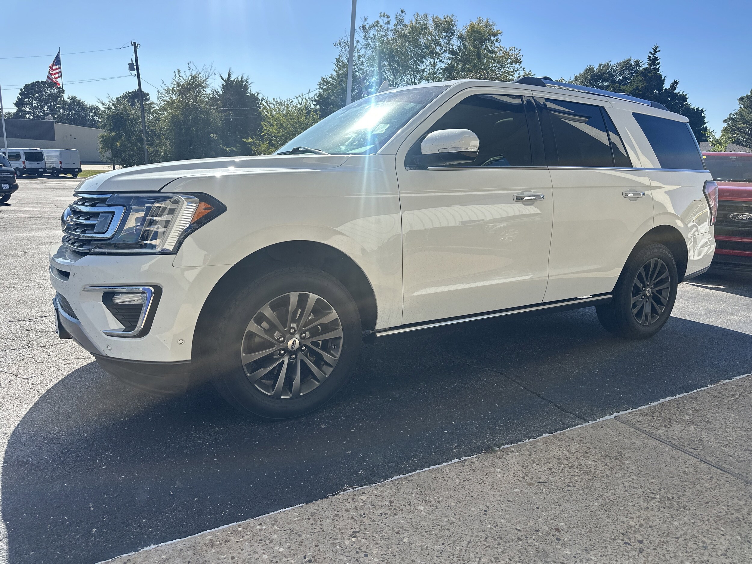 2021 Ford Expedition Limited photo 3