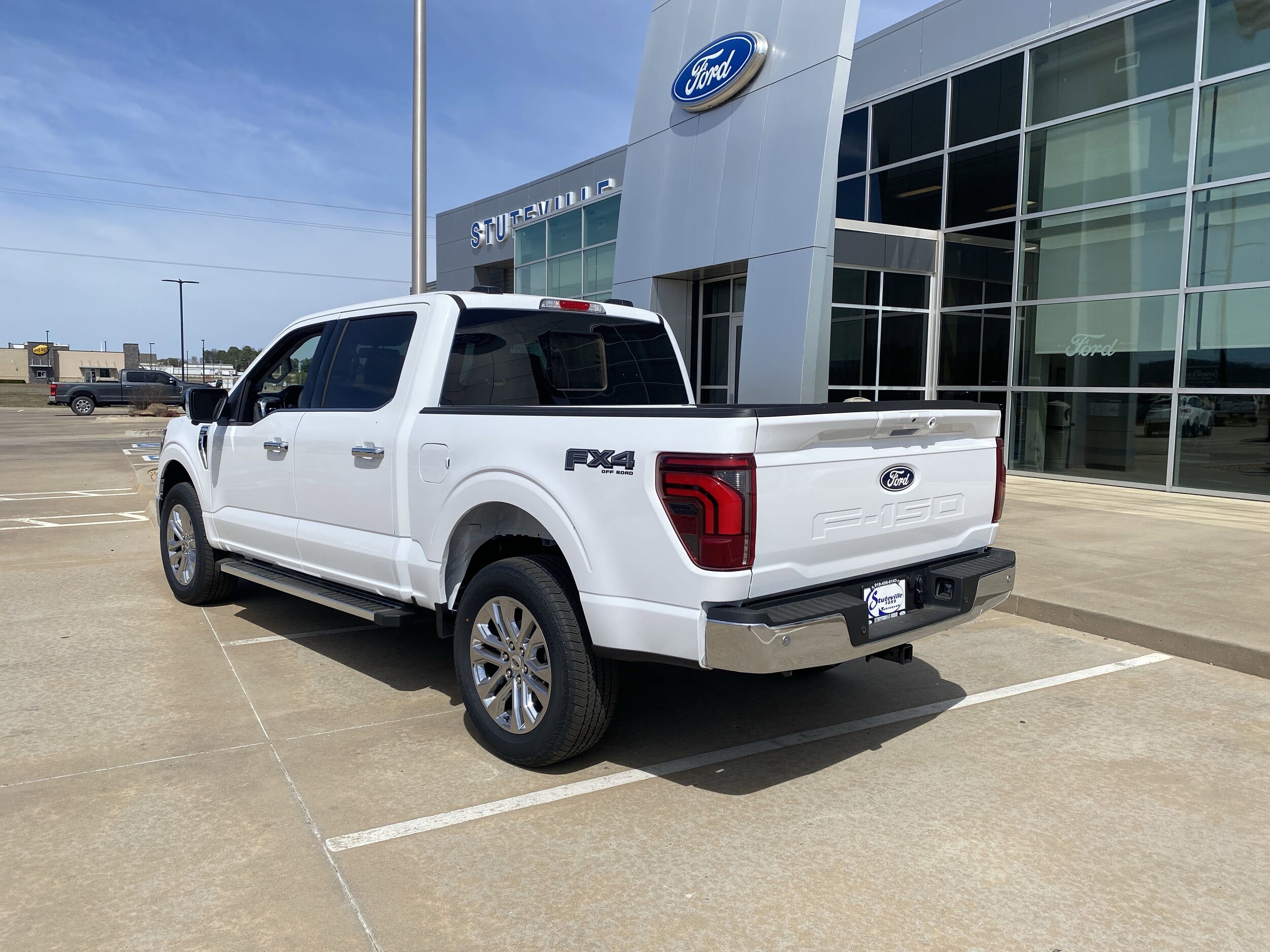 2025 Ford F-150 Lariat photo 2