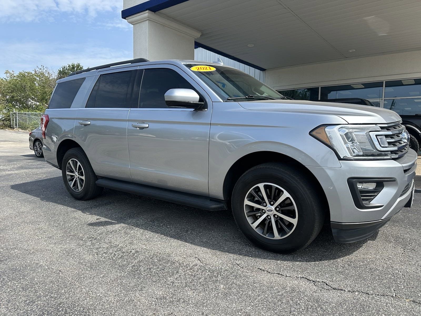 Used 2021 Ford Expedition XLT with VIN 1FMJU1HT0MEA88825 for sale in Atoka, OK