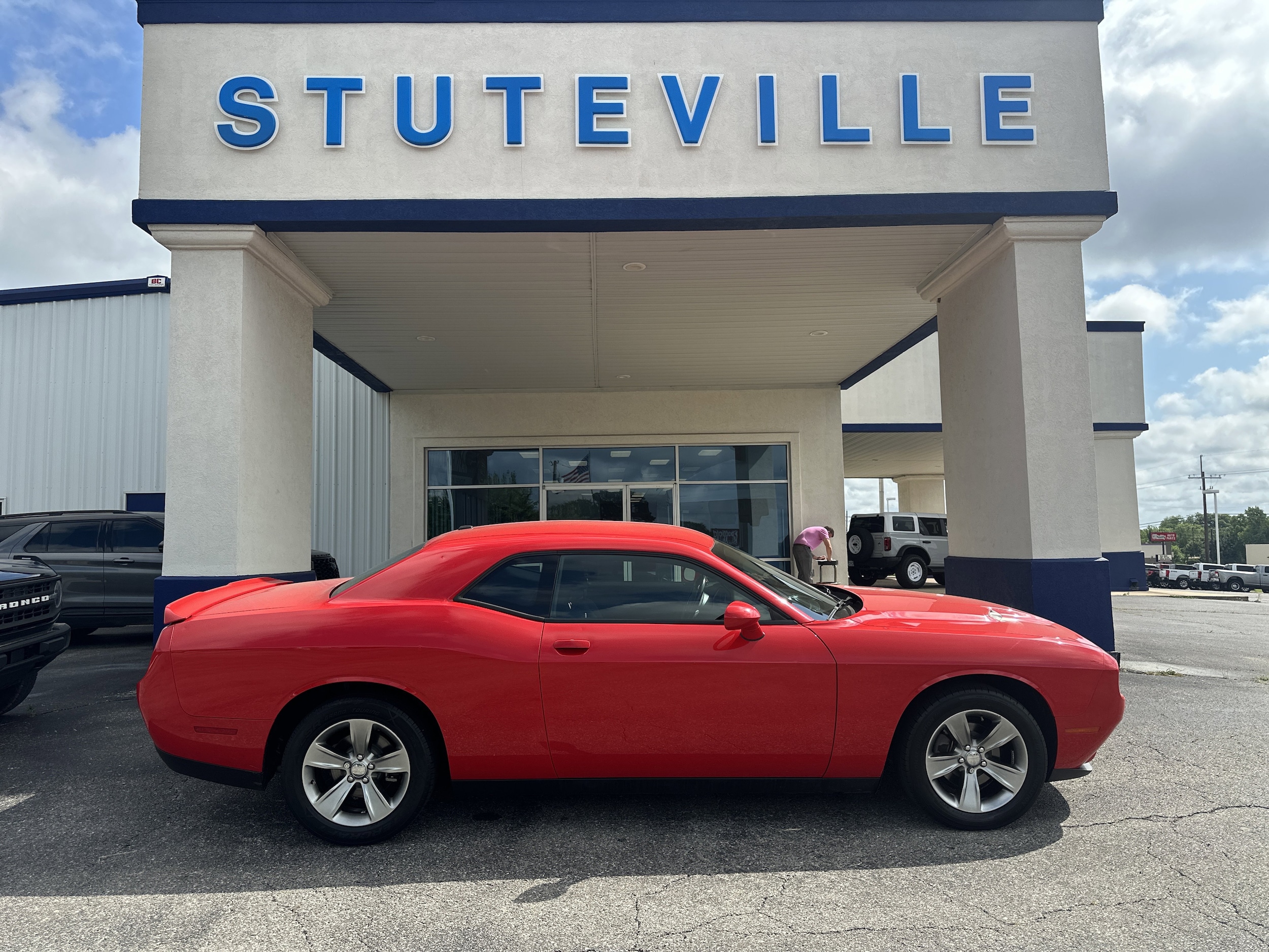 2019 Dodge Challenger SXT Auto's photo