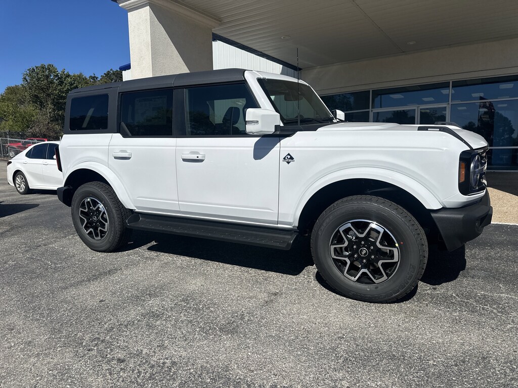 New 2025 Ford Bronco Outer Banks SUV
