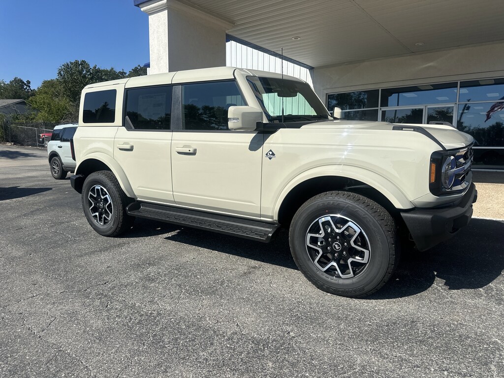 New 2025 Ford Bronco Outer Banks SUV