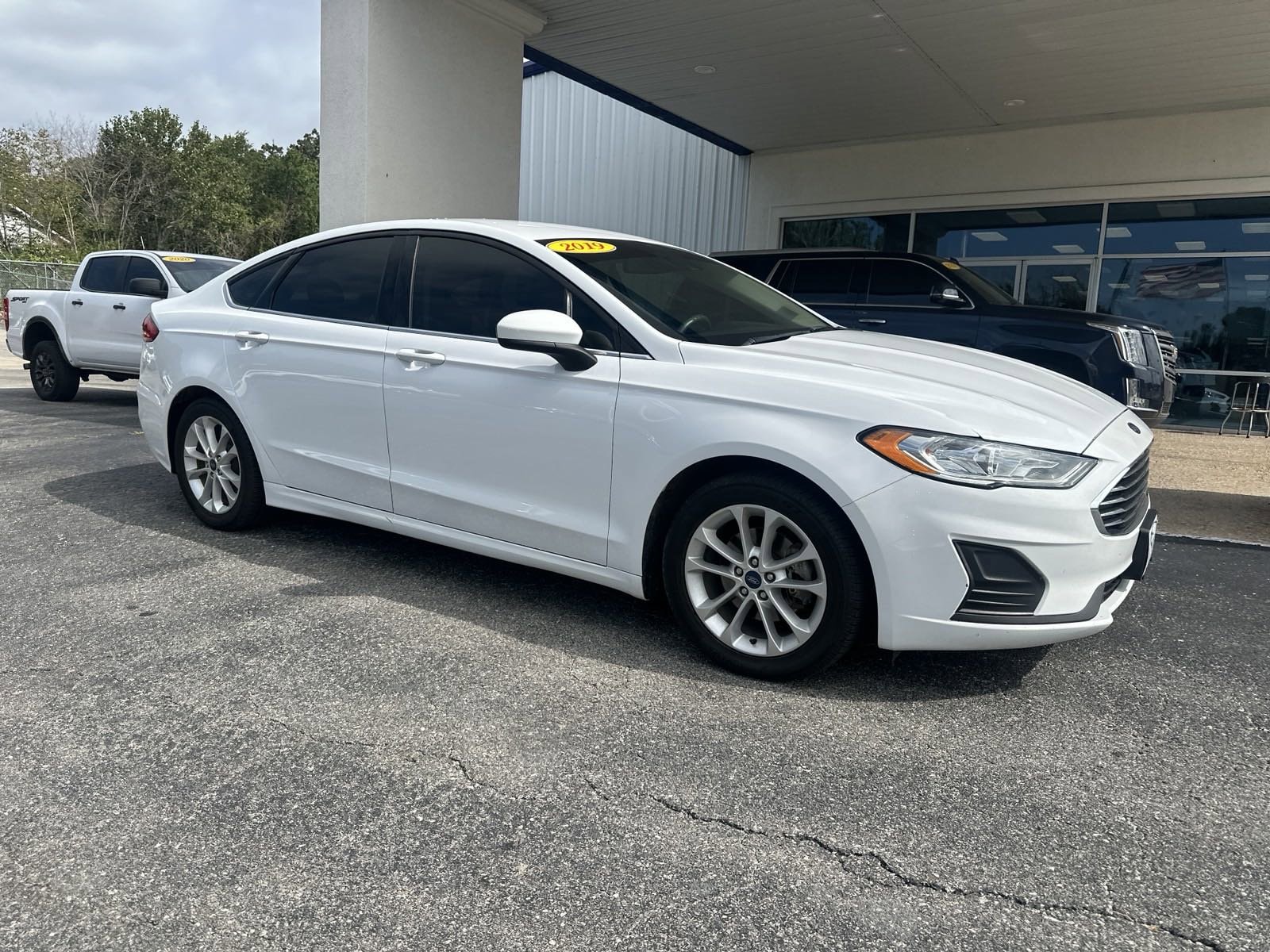 Used 2019 Ford Fusion SE with VIN 3FA6P0HD4KR203754 for sale in Atoka, OK