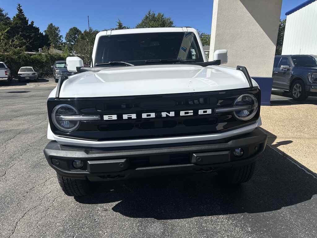 New 2025 Ford Bronco Outer Banks SUV