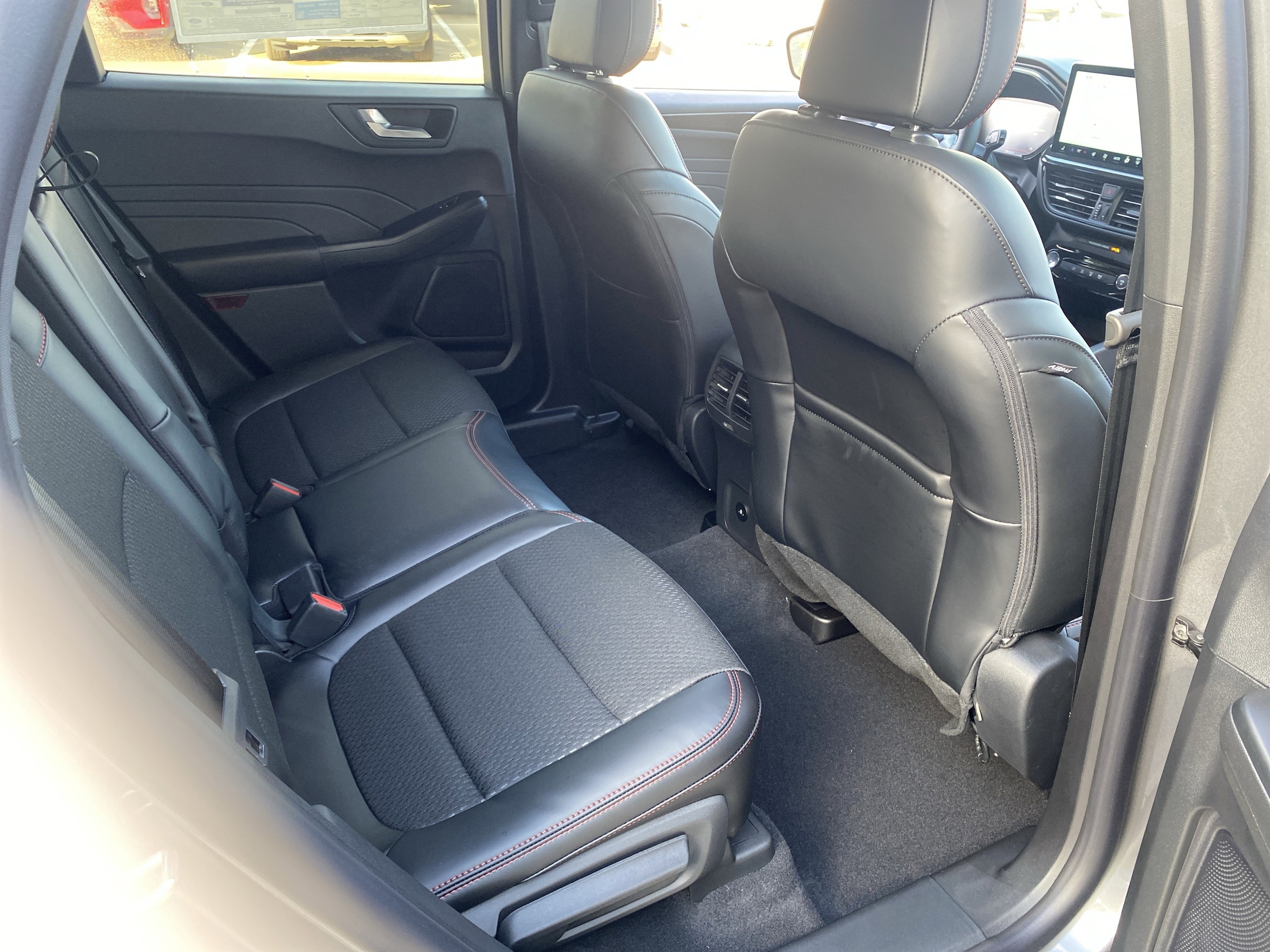 2026 Ford Escape Hybrid ST-Line Select - Photo 8