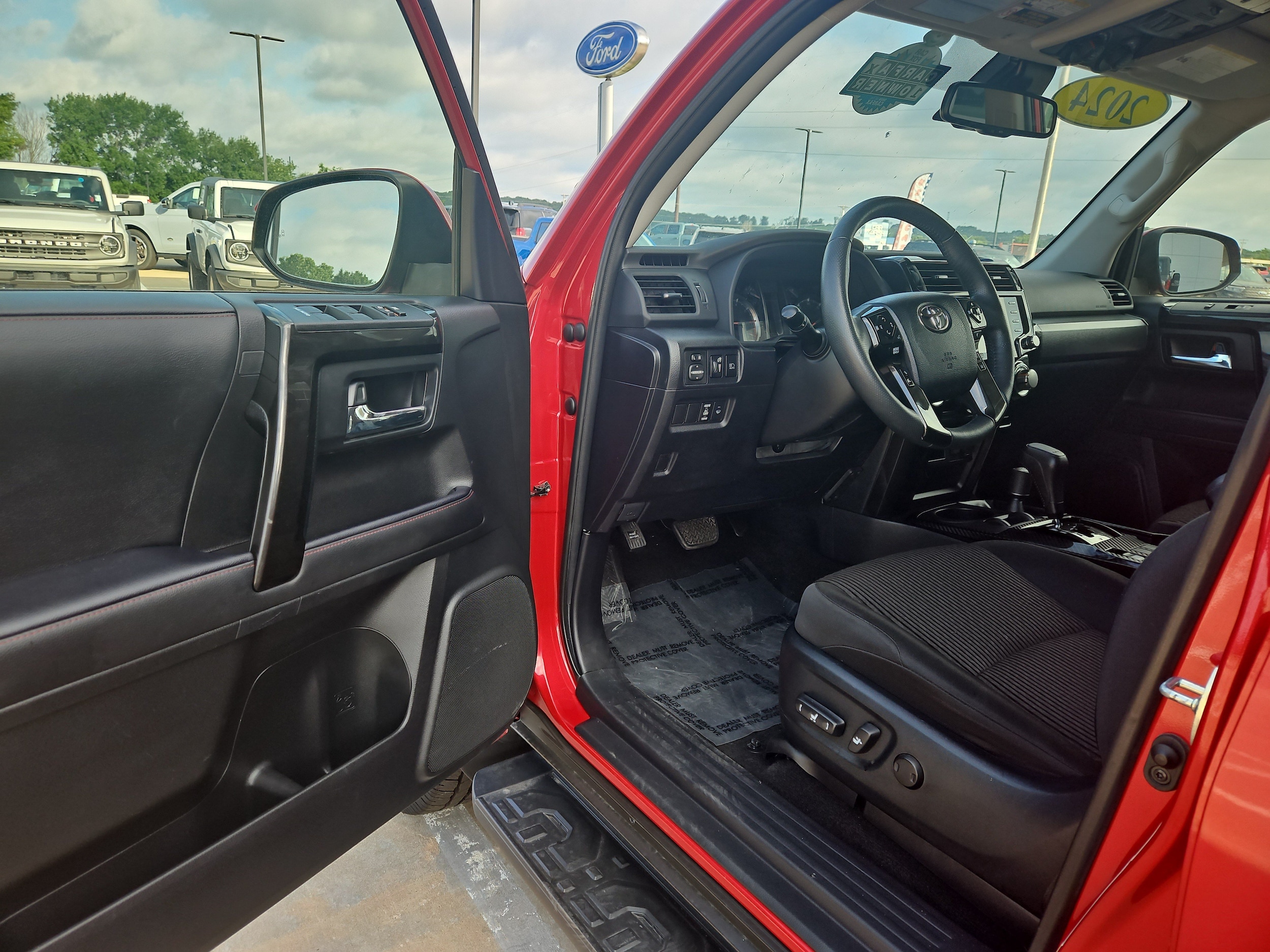 2024 Toyota 4Runner TRD Off-Road - Photo 9