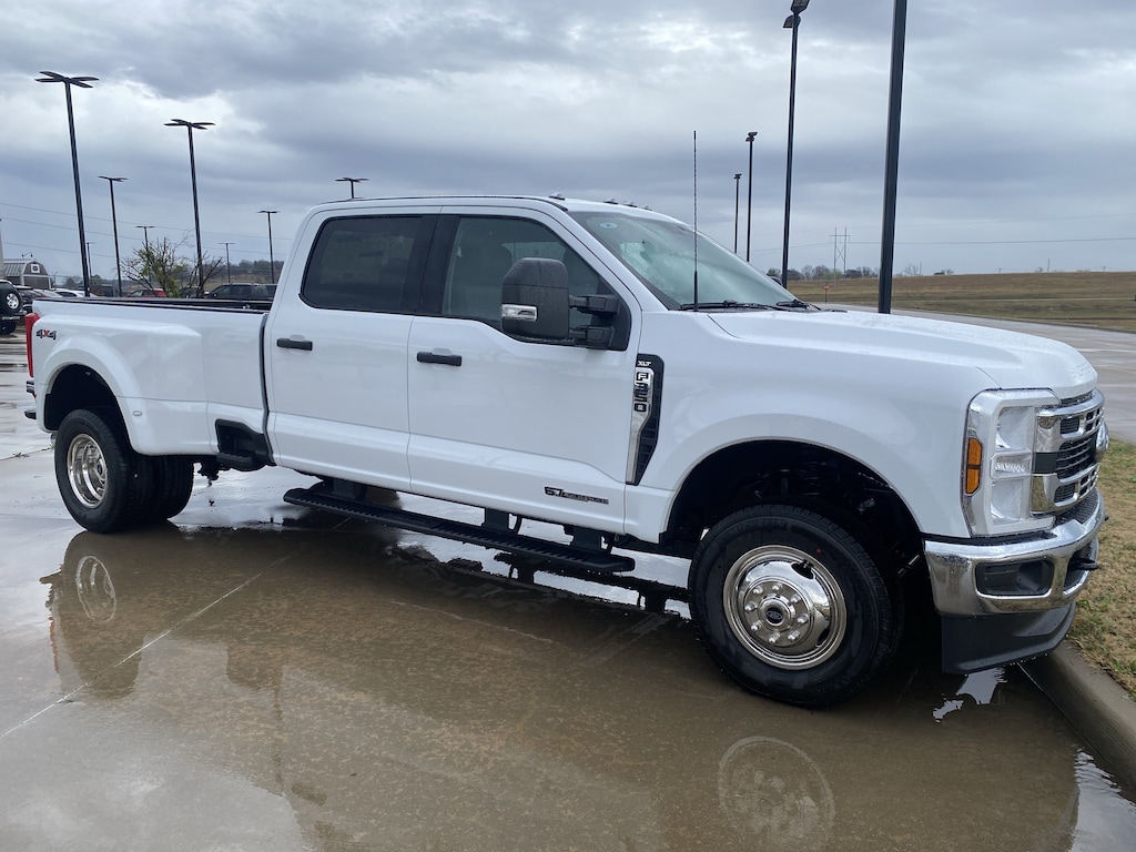 New 2026 Ford Super Duty F-350 DRW XLT Truck Crew Cab