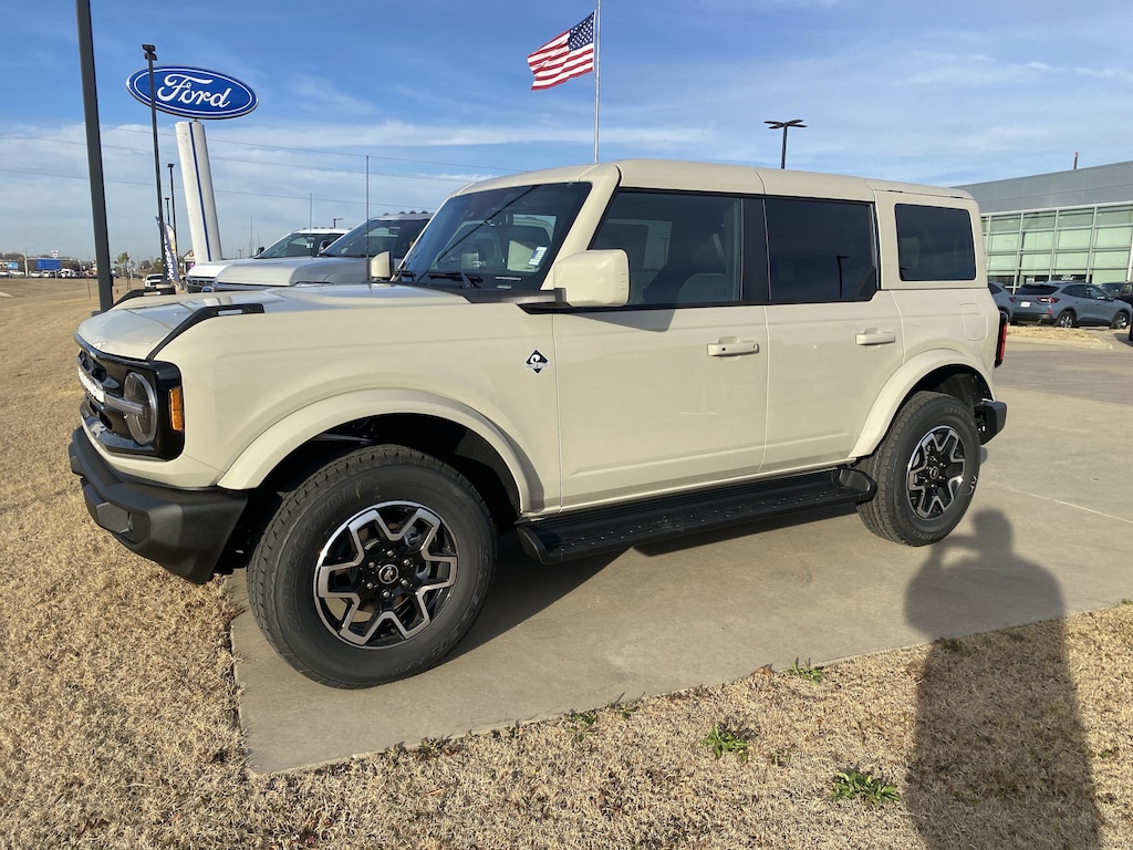 New 2025 Ford Bronco Outer Banks SUV