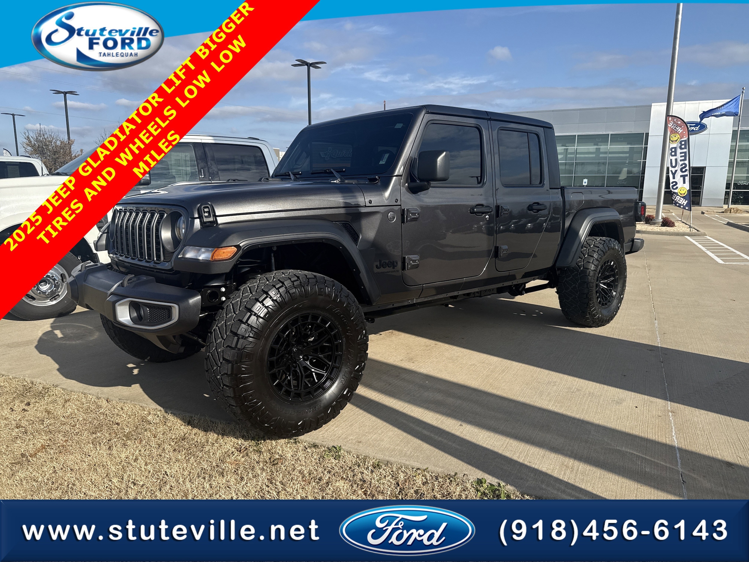 2025 Jeep Gladiator Sport's photo