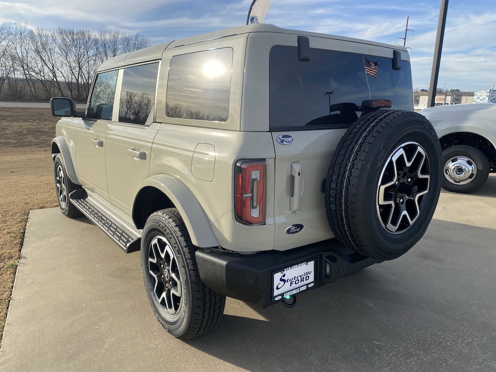 New 2025 Ford Bronco Outer Banks SUV