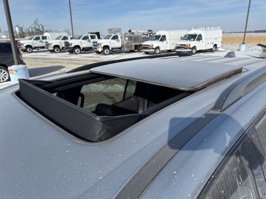 Used 2025 Chevrolet Traverse Z71 SUV