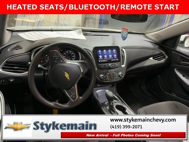 2024 Chevrolet Malibu 1LT photo 2
