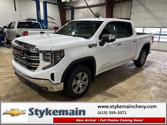 2024 GMC Sierra 4WD Crew Cab Short Box SLT's photo