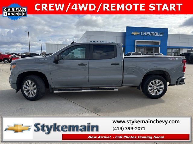 2024 Chevrolet Silverado 1500 Custom photo 2