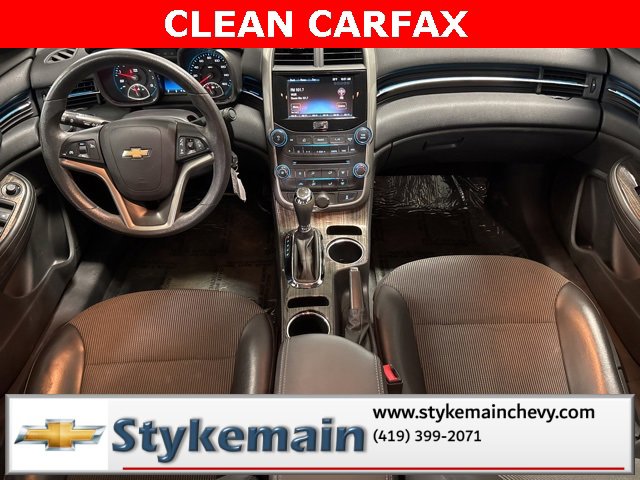 2015 Chevrolet Malibu 1LT photo 2