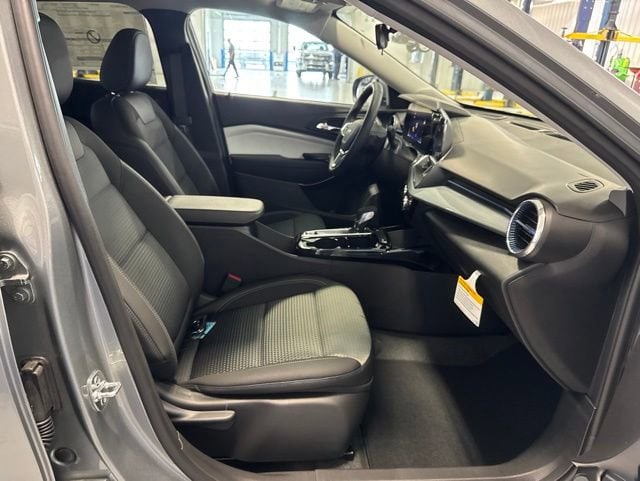 2026 Chevrolet Trax LT - Photo 17