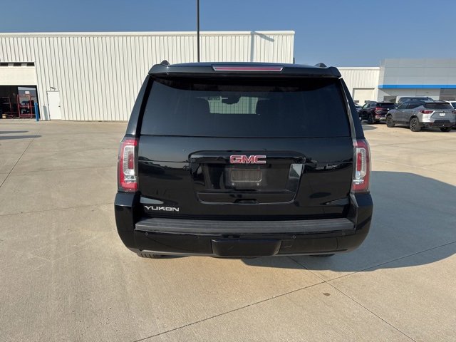 2017 Gmc Yukon SLT photo 4