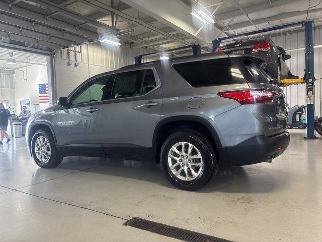 2021 Chevrolet Traverse Leather photo 3
