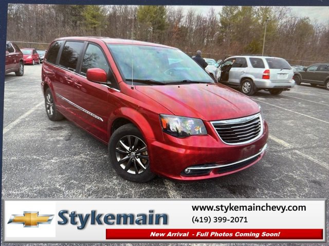 2015 Chrysler Town & Country S