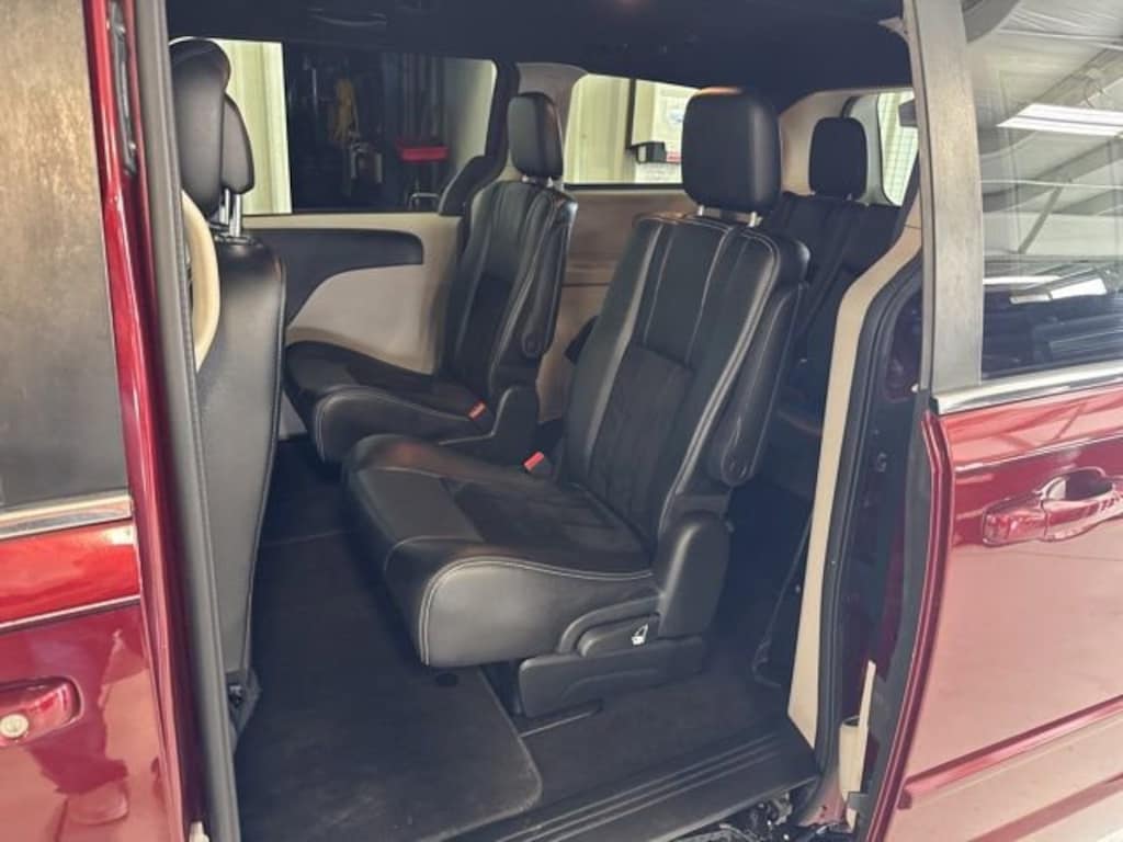 Used 2017 Dodge Grand Caravan SXT Van