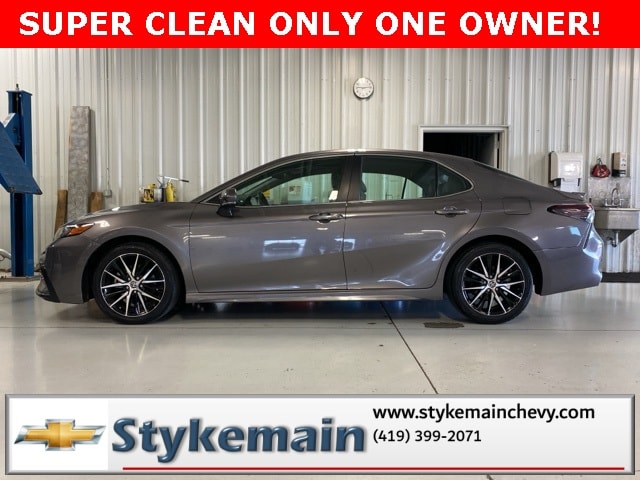 Used 2022 Toyota Camry SE with VIN 4T1G11AK3NU067365 for sale in Paulding, OH