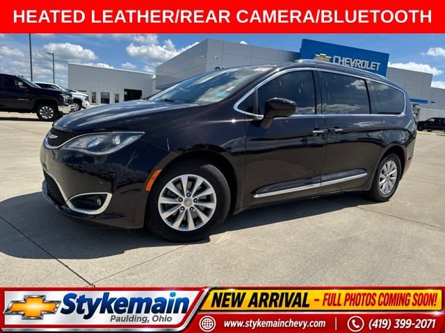 Used 2019 Chrysler Pacifica Touring L with VIN 2C4RC1BG5KR523425 for sale in Paulding, OH