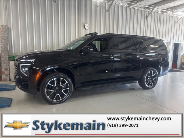 2026 Chevrolet Suburban RST photo 4