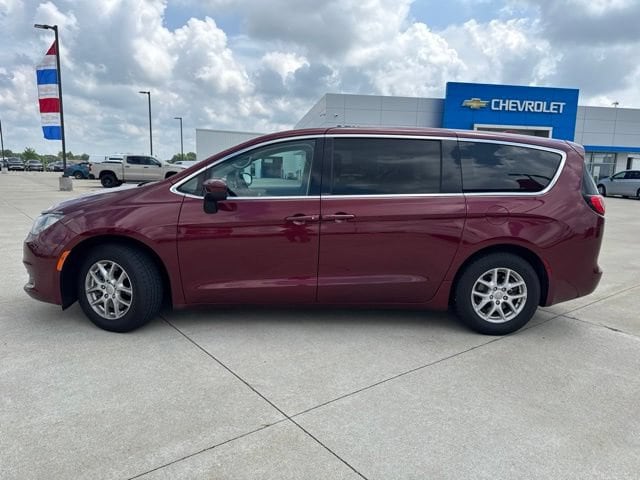 Used 2017 Chrysler Pacifica Touring with VIN 2C4RC1DG3HR633685 for sale in Paulding, OH