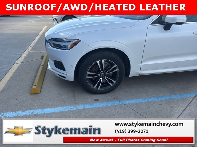 2018 Volvo XC60 Momentum photo 3