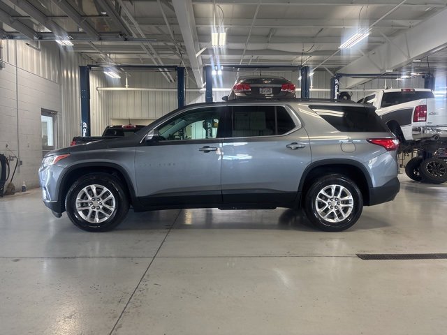 2021 Chevrolet Traverse Leather photo 2