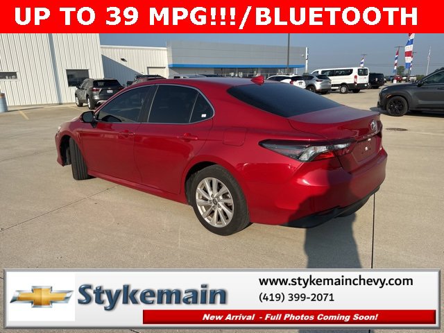 2023 Toyota Camry LE photo 3