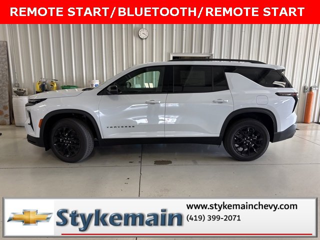 2026 Chevrolet Traverse photo 2