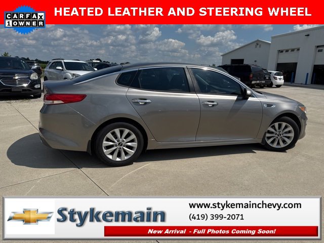 2016 Kia Optima EX photo 2