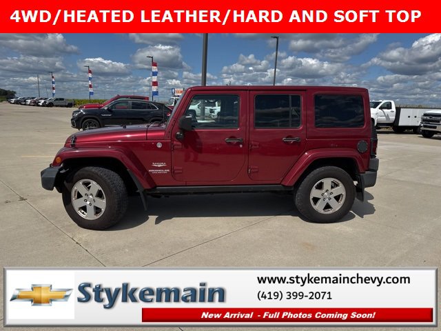 2011 Jeep Wrangler Unlimited Sahara photo 2