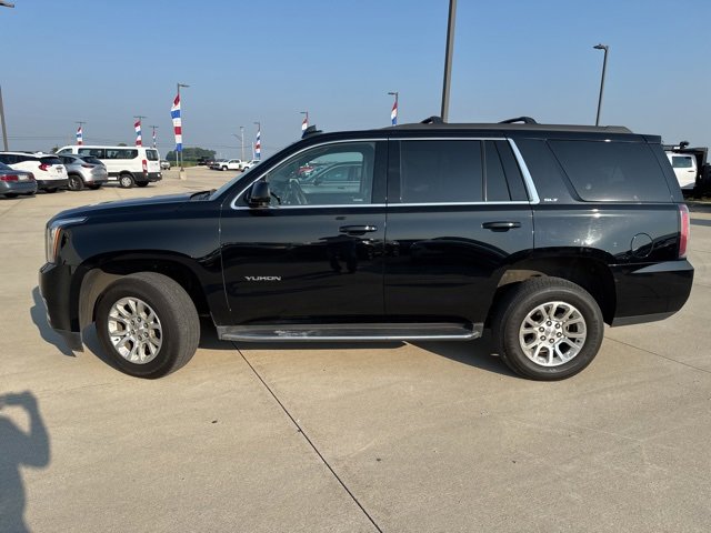2017 Gmc Yukon SLT photo 2