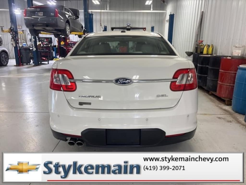 Used 2012 Ford Taurus SEL Sedan