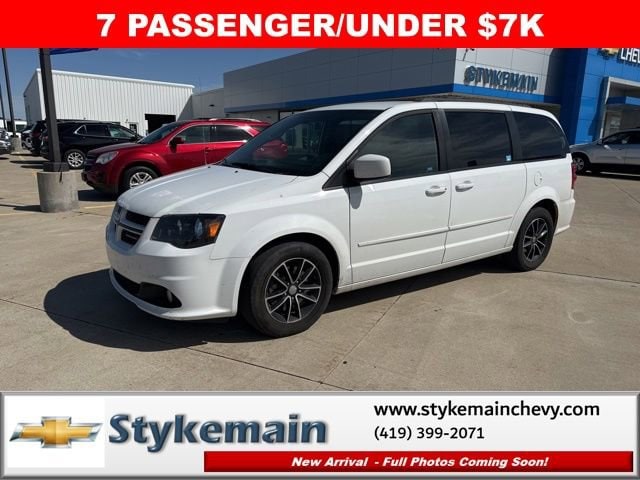 2016 Dodge Grand Caravan R/T's photo