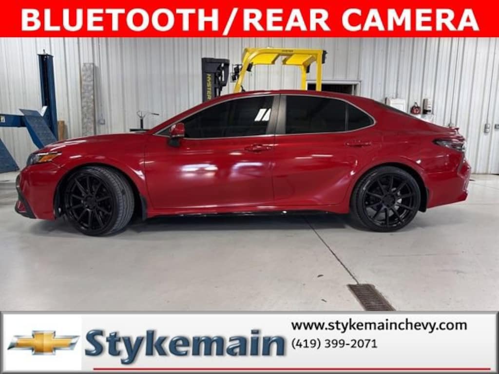 Used 2022 Toyota Camry SE Sedan