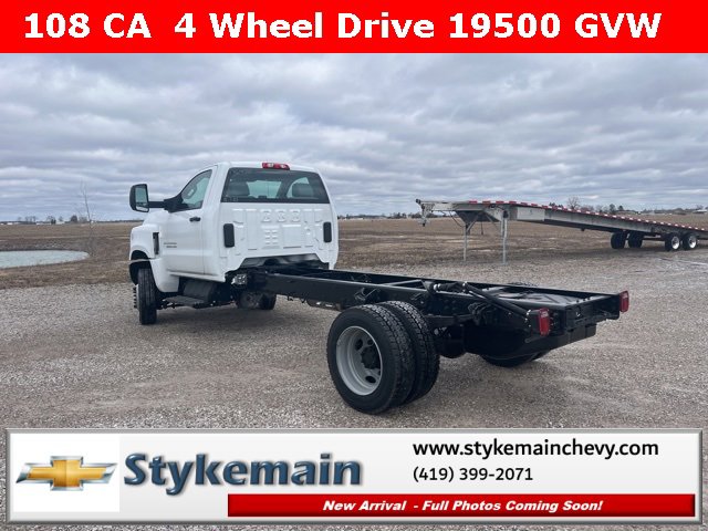 2023 Chevrolet Silverado 5500HD Work Truck photo 3