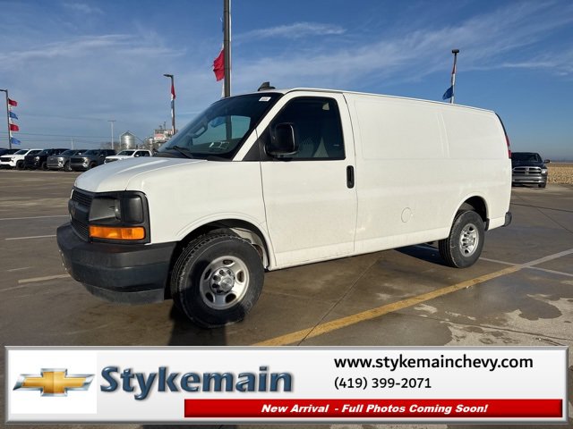 2017 Chevrolet Express Cargo Work Van's photo