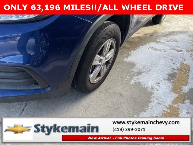 2017 Chevrolet Trax LT photo 2