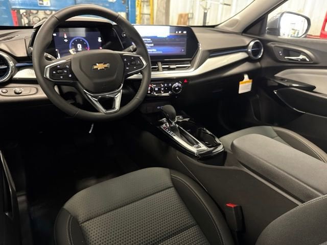 2026 Chevrolet Trax LT - Photo 6