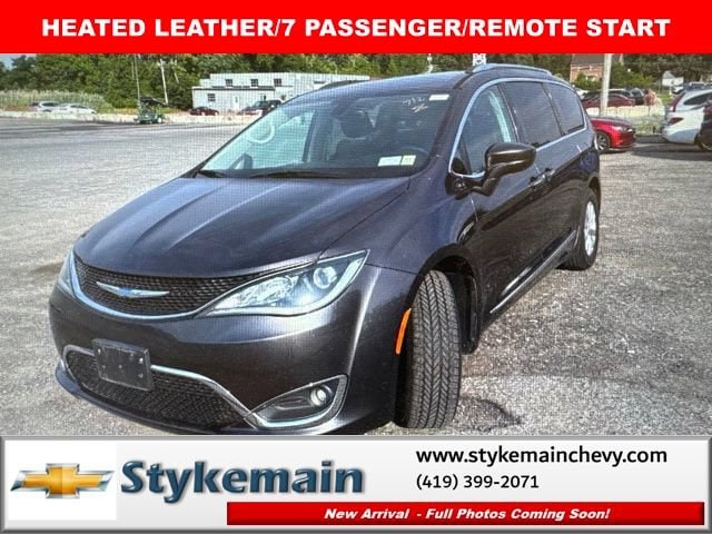 2018 Chrysler Pacifica Touring L's photo