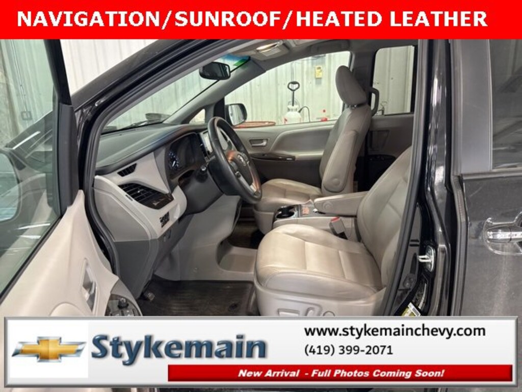 Used 2017 Toyota Sienna XLE Auto Access Seat Van
